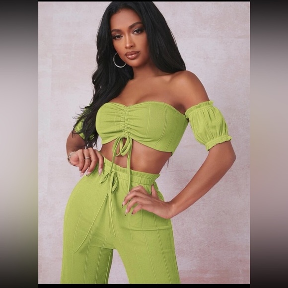 NEW 2-Piece Pants & Crop top - Picture 3 of 3